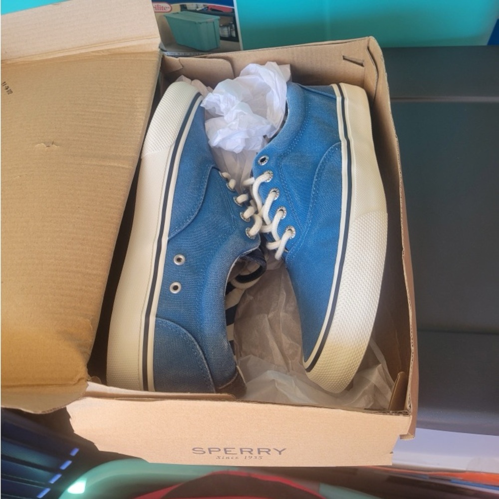 Women’s sperrys
